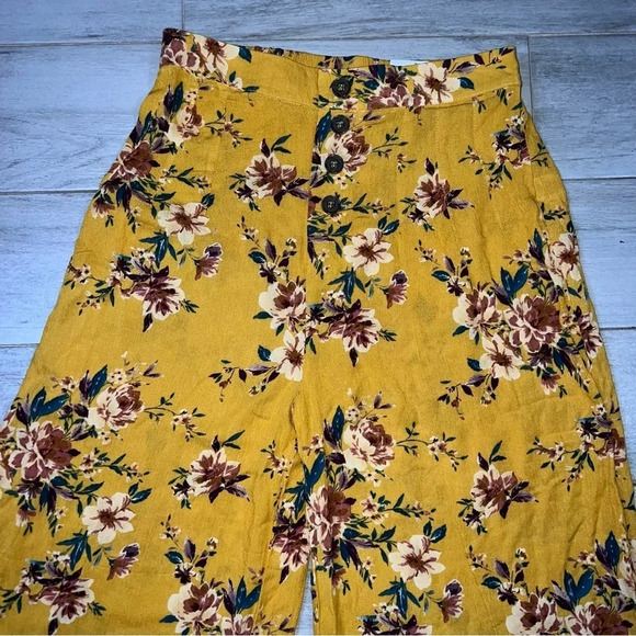 Love Tree Yellow Floral Boho Cropped Wide Leg Pants, Women’s Size Medium - Picture 3 of 6